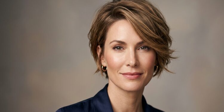 Esses cortes curtos estão deixando mulheres 35+ com aparência mais jovem e leve em 2026