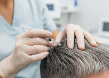 Injeção para cabelos grisalhos é um tratamento de ponta, extremamente eficaz para a saúde e pigmentação dos fios