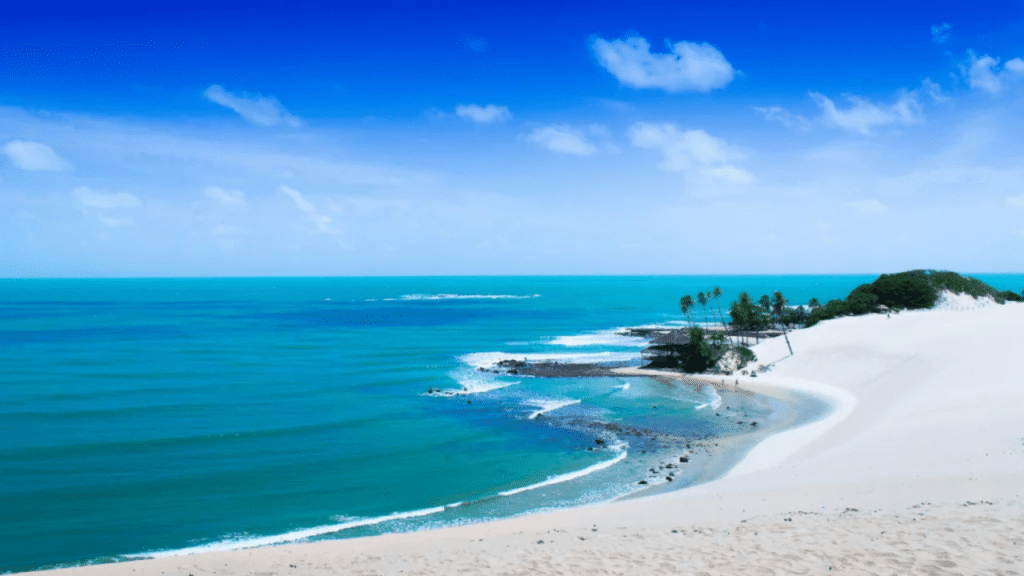 O “Saara do Nordeste” tem passeios de dromedários, dunas que mudam de lugar e já foi até mesmo cenário de novelas famosas