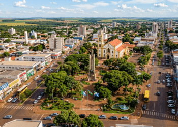A segunda maior cidade do Mato Grosso do Sul cresceu 1.200% em 70 anos e ainda mantém tereré na calçada
