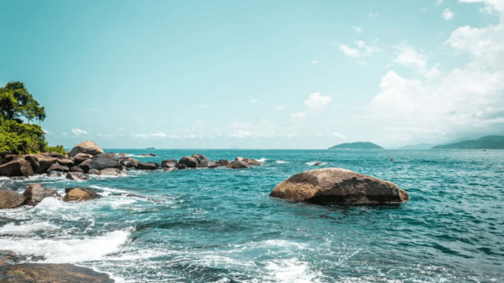 A “Capital Nacional da Vela” preserva 85% do território e abriga um dos maiores cemitérios de naufrágios do Brasil