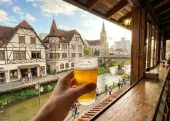 A lei federal da Capital Brasileira da Cerveja torna essa cidade fundada por um Europeu um destino turístico famoso