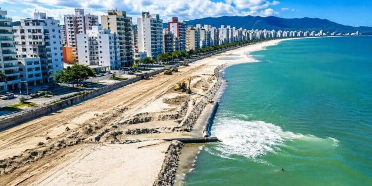 Megaobra de R$ 327 milhões para o maior alargamento de praias do Brasil é retomado em SC e já atinge 68% de execução em volume de areia depositada em orla