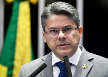 Novo projeto no Senado promete punir assédio judicial e ameaças contra jornalistas