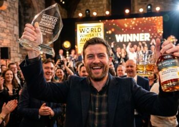 O uísque que dominou o mundo e foi eleito o melhor 'blended' de 2026 pelo World Whiskies Awards