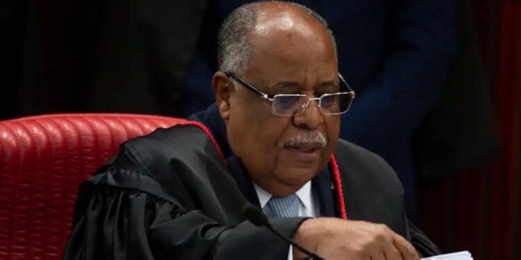 Ministro Benedito Gonçalves se declara impedido de julgar processos do Master após presença em evento do banco em Londres