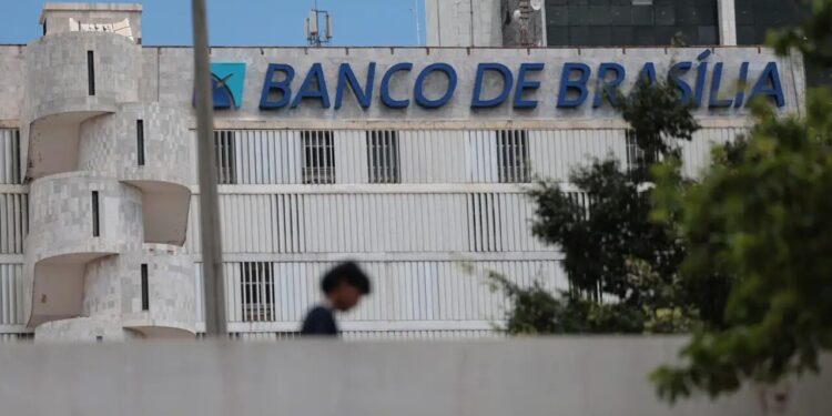 Caso BRB/Master ganha novo capítulo com novas mensagens sobre negociação envolvendo imóveis de luxo