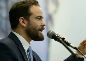 Governo estuda usar dinheiro do FGTS para pagar dividas