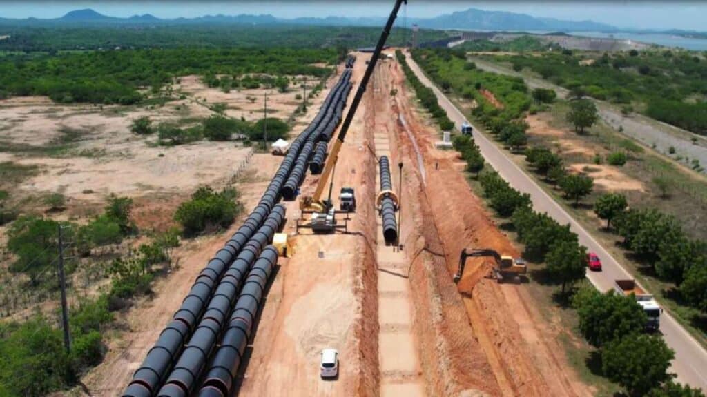Duplicação do Eixão das Águas atinge 60% e megaobra entra em fase avançada para ampliar a segurança hídrica da região