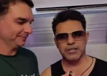 Flávio e Zezé Di Camargo se encontram durante evento em Campo Grande e cantor deixa mensagem para Jair Bolsonaro