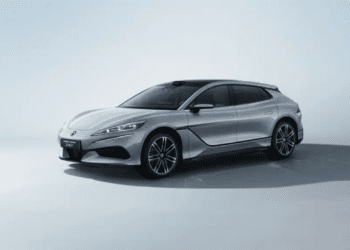 Denza Z9 GT aparece no Brasil com até 1.000 km e chama atenção no segmento premium