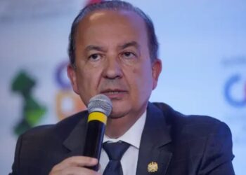 Nova lei em Santa Catarina autoriza pais a proibirem participação de filhos em aulas sobre gênero nas escolas