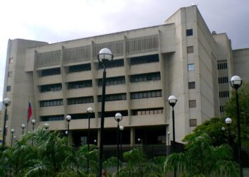 Venezuela afasta 8 ministros do Supremo acusados de perseguir oposição