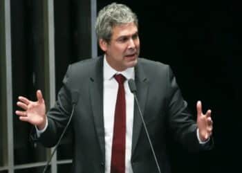 Mesmo após negativa da PGR, Lindbergh insiste em ação contra Sergio Moro