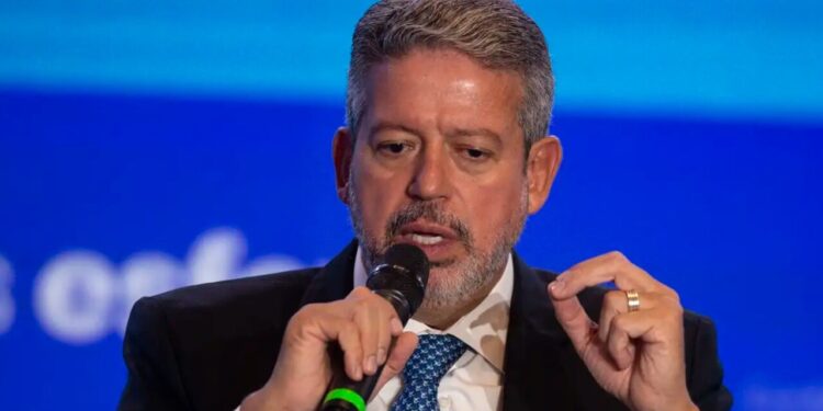 Arthur Lira compra jatinho avaliado em cerca de R$ 5,7 milhões em parceria com empresário do agronegócio