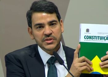 Derrota de Jorge Messias expõe fragilidade e enfraquece discurso de Lula no Congresso