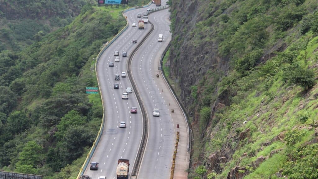 Novo trecho da rodovia Mumbai Pune revoluciona o transporte e promete diminuir o tempo de viagem entre as duas cidades em 30 minutos