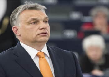 Em meio à eleição apertada na Hungria, vice de Donald Trump viaja para reforçar campanha de Viktor Orbán