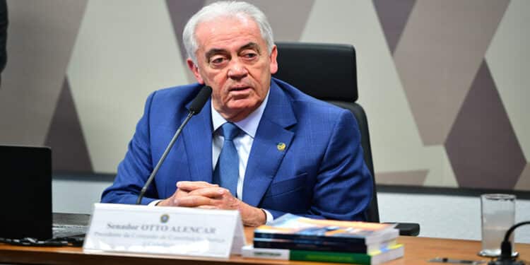 Presidente da CCJ admite distanciamento de Alcolumbre e revela falta de diálogo há 30 dias