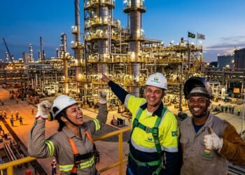 Megaobra em fábrica de R$ 5 bilhões da Petrobras será concluída e promete gerar 8 mil empregos diretos