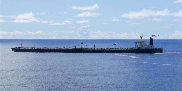 Navio petroleiro associado ao Irã é interceptado pelos EUA no Oceano Índico