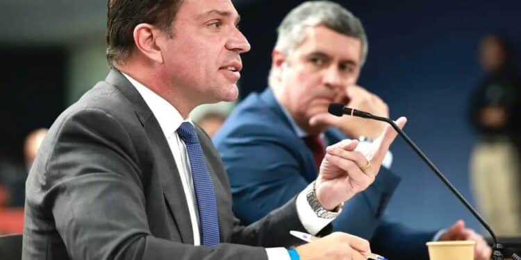 PF afirma que prisão de Ramagem contou com colaboração entre Brasil e EUA