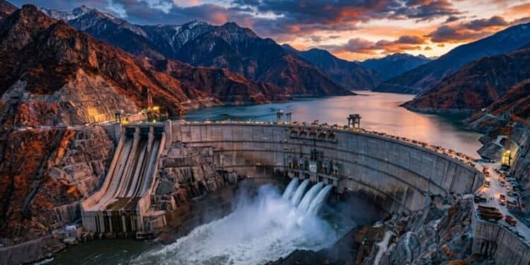 China dá início ao enchimento de barragem gigante de 217 metros a 3.000 metros de altitude e prepara hidrelétrica de 2240 MW no Rio Jinsha