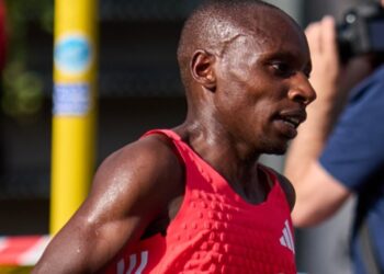 Ações da Adidas disparam após recorde histórico em maratona com tênis da marca