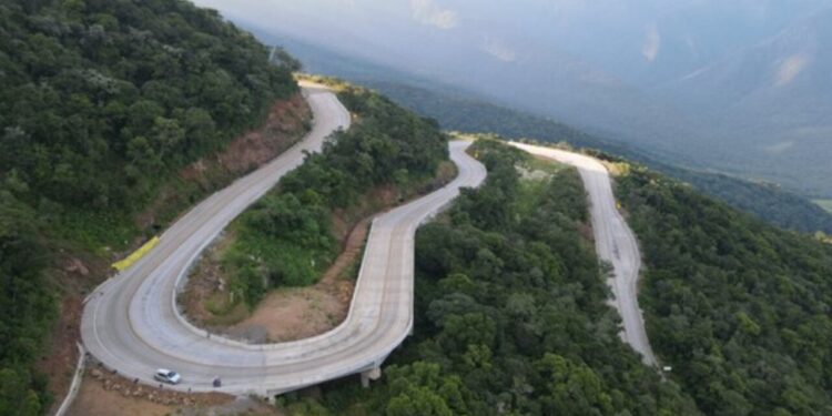 Obra aguardada há 70 anos em trecho da BR-285 na Serra da Rocinha chega à fase final e inauguração está próxima após investimento de R$ 63 milhões