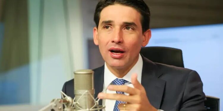 Empresa do pai de ex-ministro de Lula recebeu R$ 1,1 milhão do Banco Master