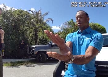 Vídeo da prisão de Tiger Woods é divulgado pela polícia e chama atenção