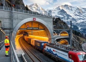 Melhor país do mundo cria megarrede subterrânea com 1.400 túneis e 2.000 km para desafogar as estradas e melhorar o fluxo de transporte entre o norte e o sul da Europa