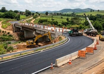 Pavimentação da RCL-040 chega a 90% e ponte alcança 85% em obra com investimento de R$ 29 milhões