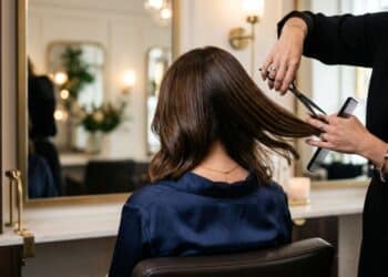 O corte “cabelo de rica”: por que o comprimento médio está dominando os 40+?