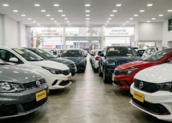 Tabela FIPE 2026 mostra queda de até R$ 60 mil em carros usados e revela quais modelos populares e elétricos mais perderam valor