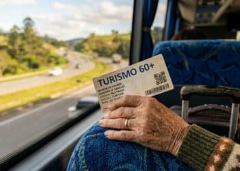 Meu tio achou que existia viagem gratuita para idosos no Brasil inteiro e descobriu o que realmente é o Turismo 60+