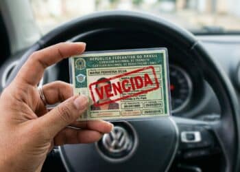 Sua CNH venceu em 2025 e 2026: o governo define nova data limite e motoristas precisam correr