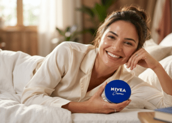 Segredos da latinha azul: 5 formas de usar creme Nivea e acordar todo dia com pele de porcelana