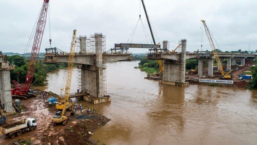 Ponte de 400 metros sobre o Rio Ivaí avança com obra de R$ 71,5 milhões no Paraná