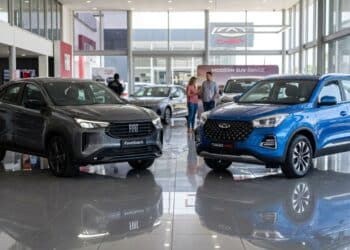 Fiat reduz mais de R$ 30 mil no Fastback para frear Tiggo 5x e acirra guerra dos SUVs no Brasil