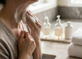 Seis produtos de limpeza suaves e perfeitos para pele sensível