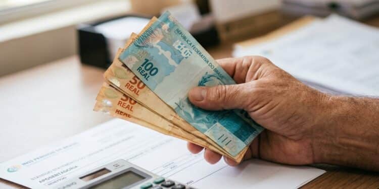 INSS anuncia liberação de saque acima de R$ 1.621 para aposentados e pensionistas
