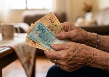 Idosos acima de 60 anos ganham novo alívio no bolso com lei que amplia perdão de dívidas