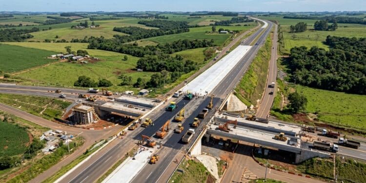 Rodovia do Paraná terá obra de R$ 384 milhões com 31 km de terceiras faixas e 3 viadutos