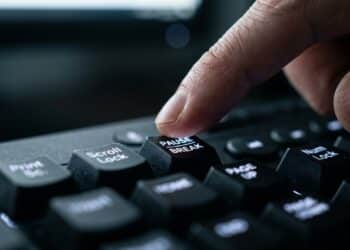 A tecla esquecida do teclado que quase ninguém usa, mas esconde uma função curiosa desde os primeiros computadores