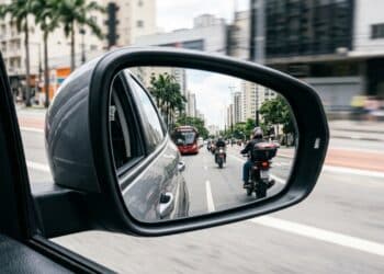 Nova regra do Contran sobre retrovisores já está em vigor e afeta motoristas