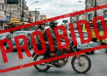 Nova lei traz proibição de garupa em moto gera multa de até R$ 2.100 e acende debate no trânsito