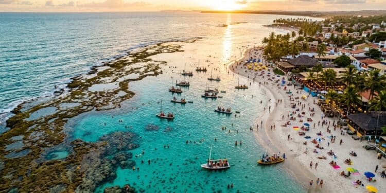 Essa praia no Nordeste foi eleita a mais bonita e surpreende visitantes com cenário de tirar o fôlego