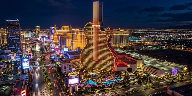 Las Vegas está construindo uma torre-guitarra de 213 metros de altura e 42 pavimentos, integrada a um resort com cerca de 3.600 quartos e mais de 16.258 metros quadrados de cassino