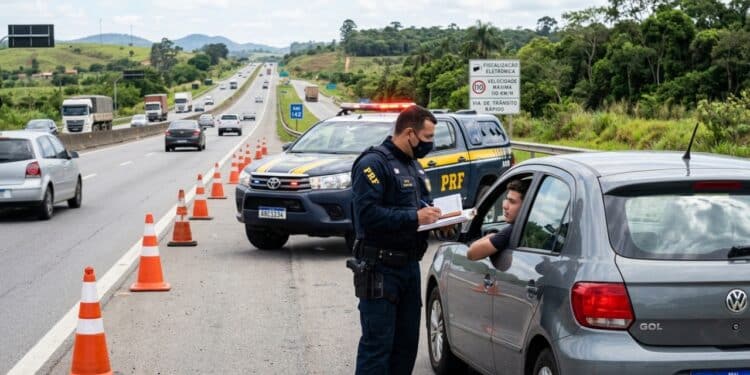 Nova regra pode gerar gasto de quase R$ 3 mil para motoristas e acende alerta no Brasil